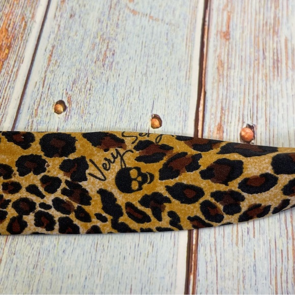 Victoria's Secret Bombshell Swim Bikini Hot Orchid Leopard 36/38 C or D Large - Picture 4 of 12